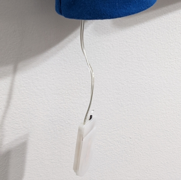 NEW Disney Stitch Women's Christmas Light Up Pullover Sweatshirt, Size 3XL(21) - Picture 5 of 7